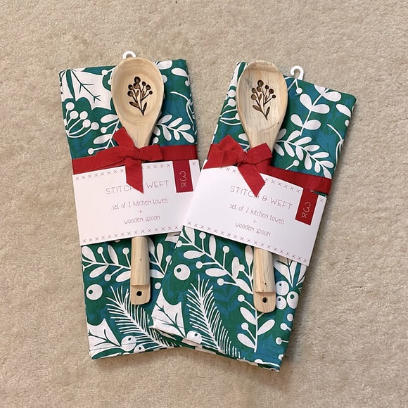 STITCH & WEFT NWT Christmas Season Set Of Two Kitchen Tea Towels Wooden Spoon - Picture 2 of 9